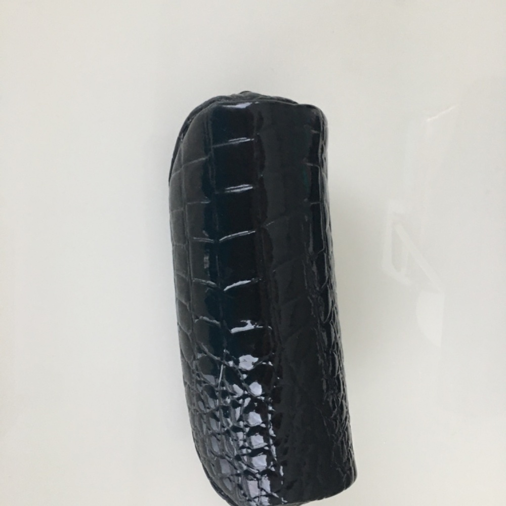 OLIVE GLASSES CASE - Picture 2 of 3